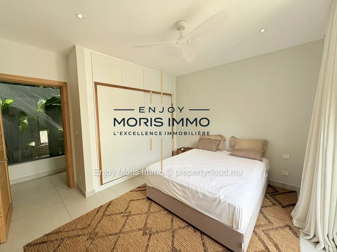 Luxury contemporary villa for sale in Grand Bay – 4 bedrooms | Private swimming pool | Secured residence | 300 sqm