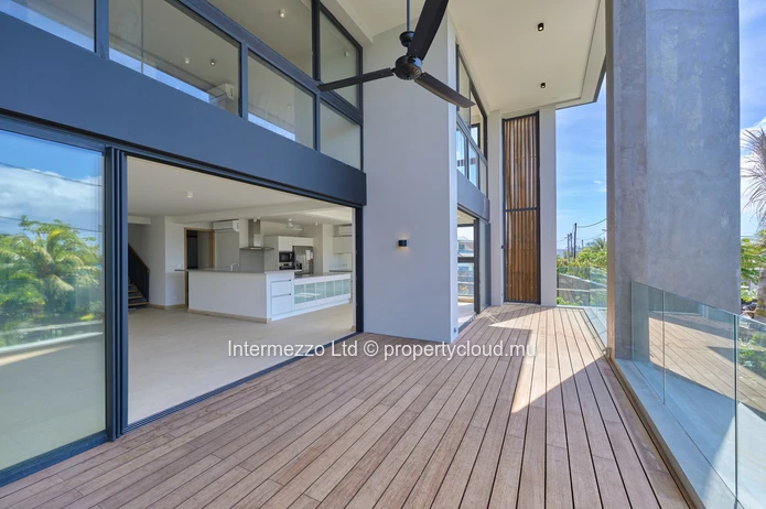 4-Bed duplex apartment Coin de Mire View | Iconic Architecture · 1.5M