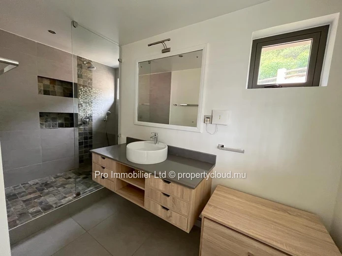 Magnifique Villa à Vendre dans la Prestigieuse Région de Tamarin, Riviere Noire.