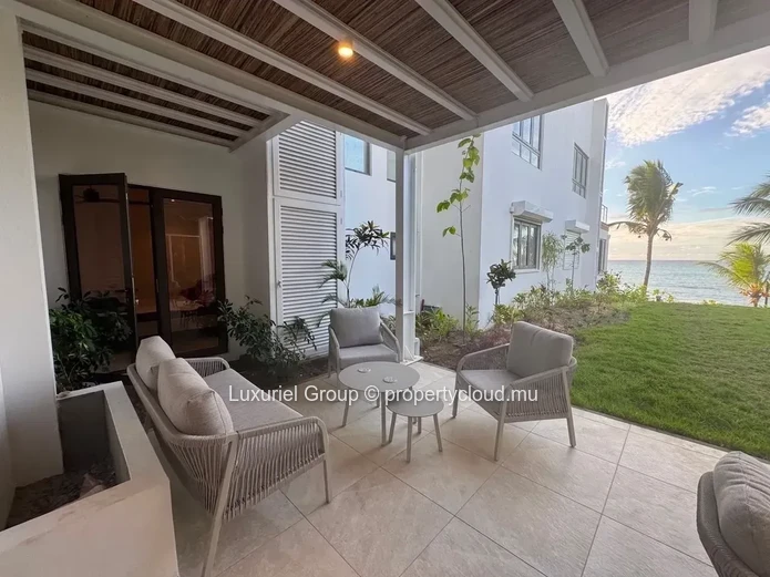 Pointe Aux Canonniers – Prestige Seafront Residence – Direct Beach Access