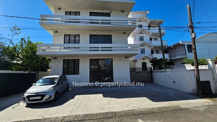 Appartement a vendre a Roches Brunes 