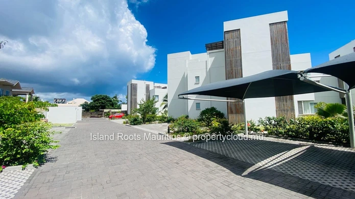 Appartement en bord de mer avec 3 chambres à coucher à Pointe aux Piments.