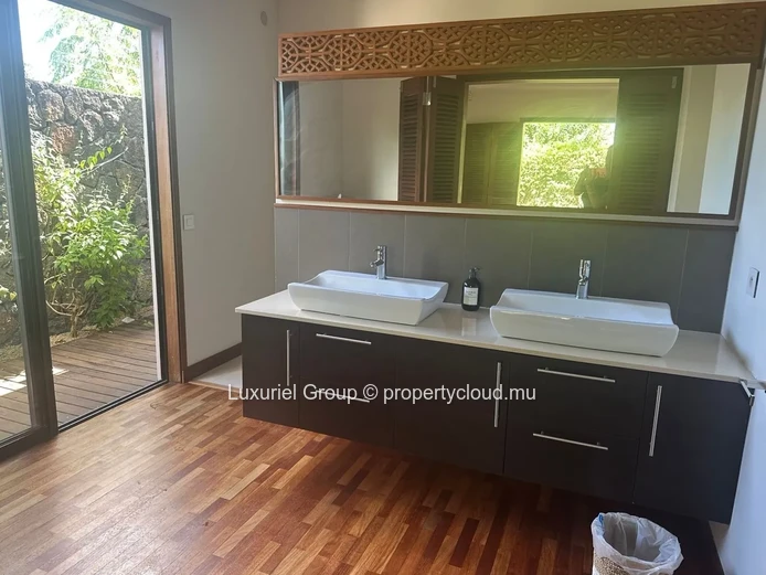 Villa 4 chambres avec piscine et jardin à Pereybère