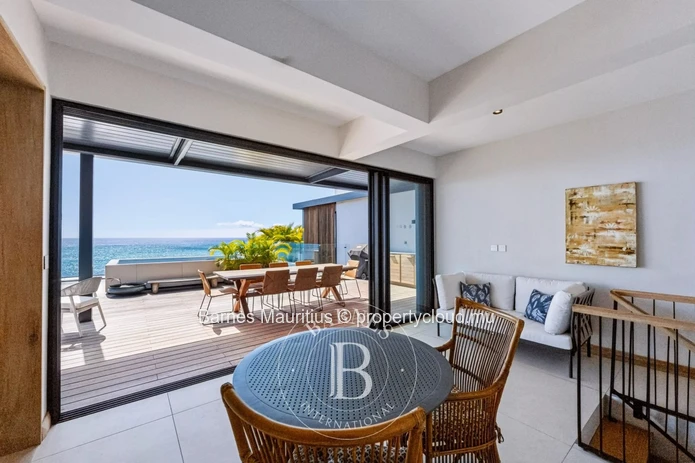 POINTE AUX CANONNIERS - sea view penthouse with 3 bedrooms