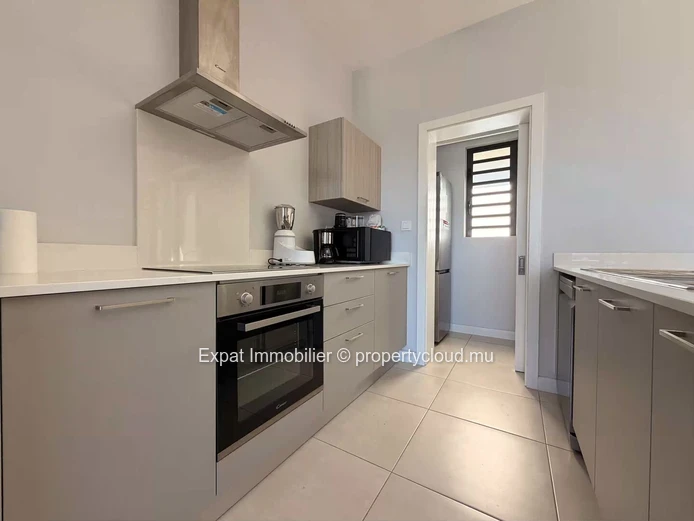 Appartement neuf 2 chambres avec grande terrasse et vue mer – À louer à Cascavelle
