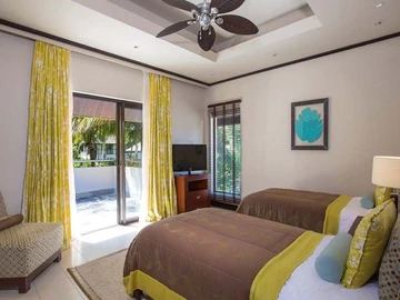 5 Bedroom Villa