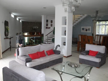 FOR SALE - Pretty furnished and equipped house of 696 m2 situated in Phoenix