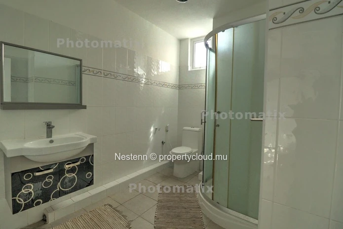 Spacious apartment for rent – Prime location in Quatre Bornes