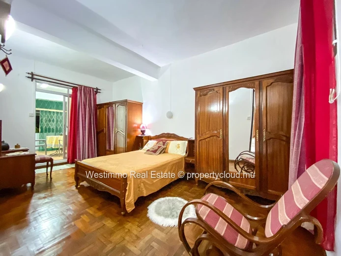 QUATRE BORNES – Elegant 135m² flat for rent | Comfort, Space Ideal Location