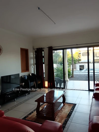 Villa 4 chambres avec piscine privée à Bain Boeuf | Location long terme | Rs 90,000