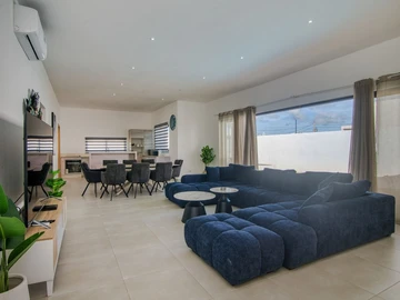 5 Bedroom Villa