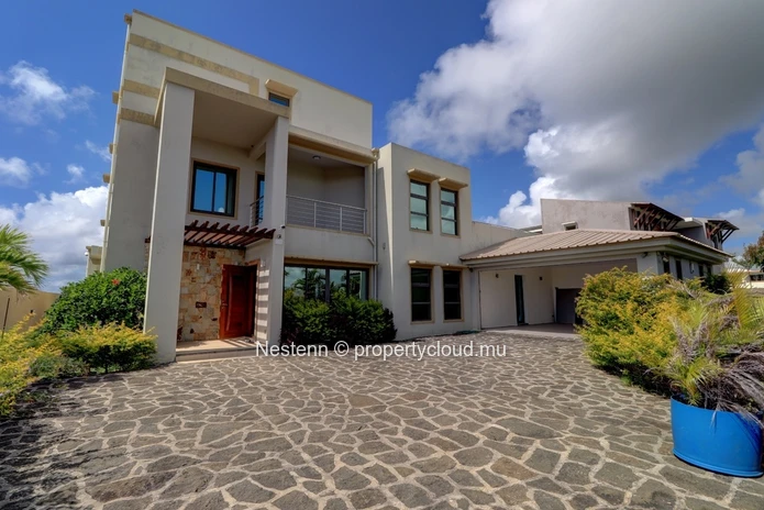 Villa moderne de 5 chambres avec piscine privée