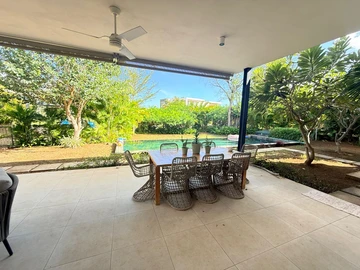 4 Bedroom Villa