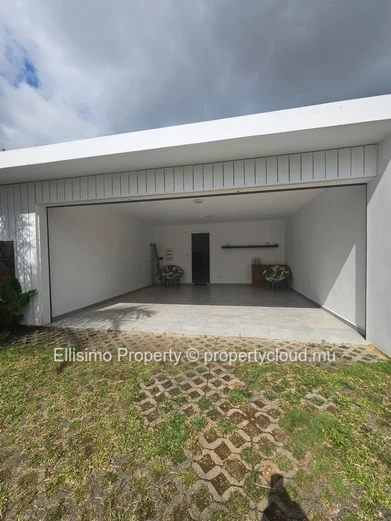 À LOUER – Maison cosy de 3 chambres avec piscine