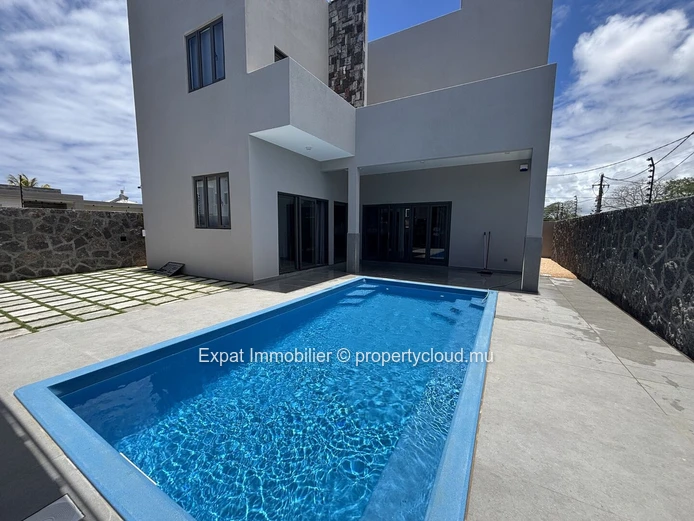 Contemporary 3-Bedroom Villa With Swimming Pool And Summer Kitchen – Grand Baie