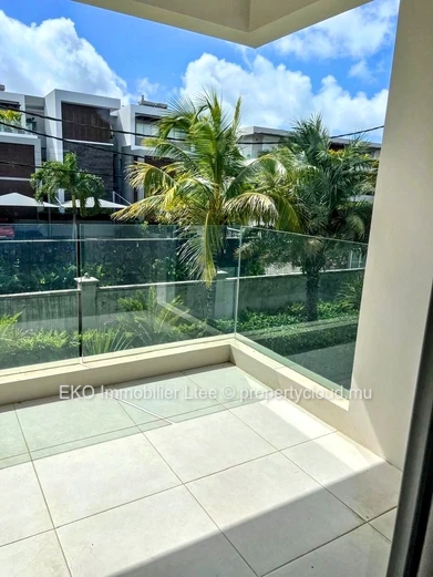 Stunning 2-Bedroom Apartment with Pool in Pointe aux Canonniers