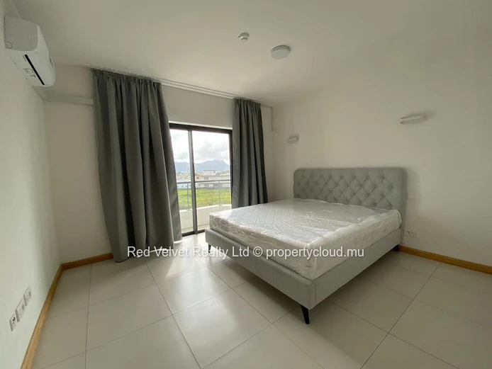 Appartement de 3 chambres à louer à Sodnac, Quatre Bornes | 158 m²