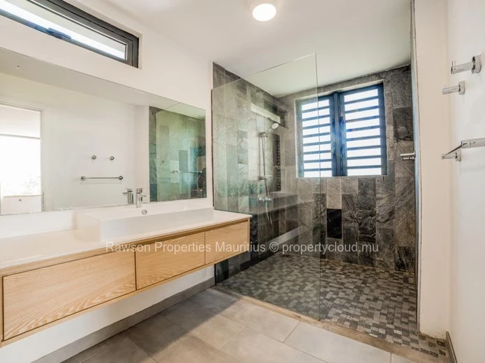 Villa de 4 chambres à vendre à Flic en Flac 