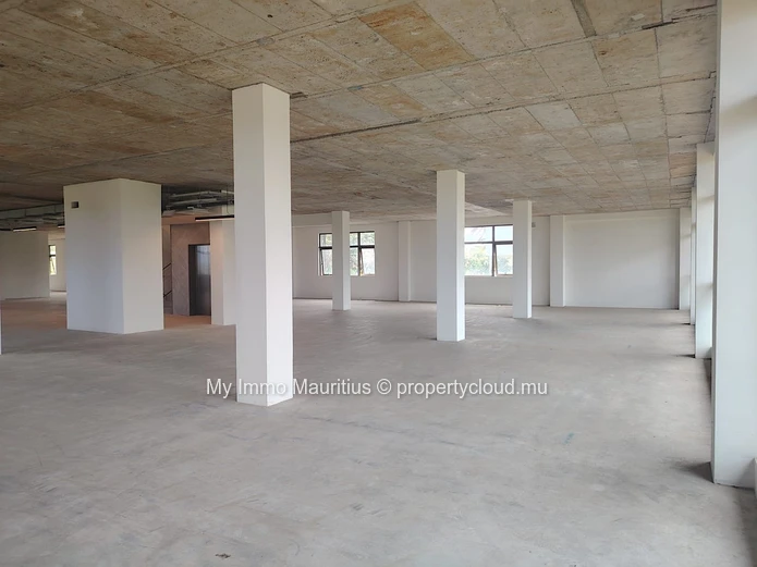 New Commercial Building for Sale – Vivea Business Park, Moka Smart City