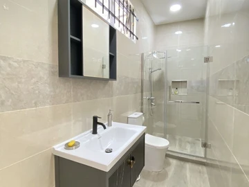 5 Bedroom Villa