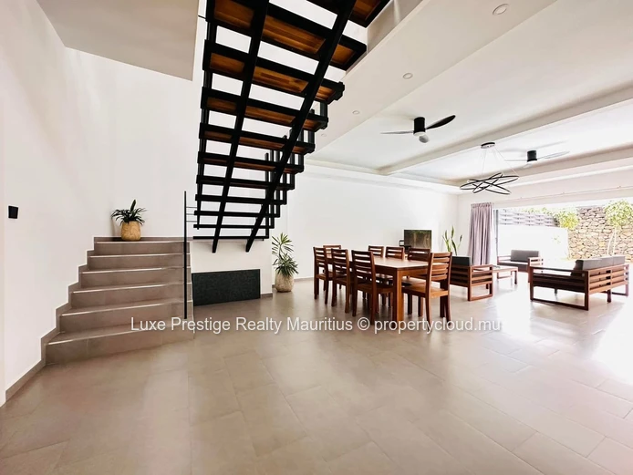 Long-Term Rental – Villa with Private Pool – Pereybère