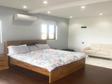 8 Bedroom House