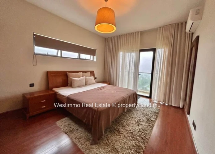 Spacious 3-Bedroom Apartment for sale in Sodnac with shared pool