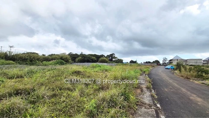Terrain Résidentiel 9.14 Perches à Vendre – Curepipe
