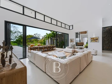 5 Bedroom Villa