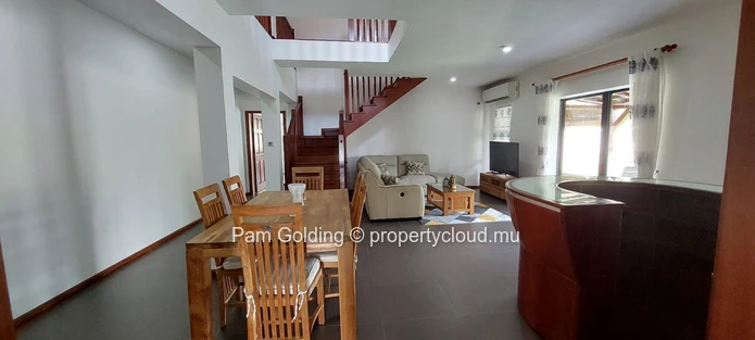 Maison Idéalement Située au Cœur de Tamarin à Vendre