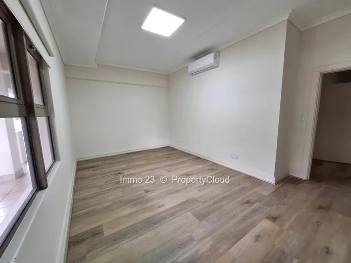 Bureau - 177m2 - Rivi00e8re Noire - Ref. BU89784LO