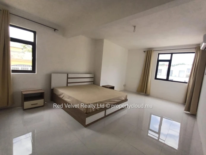Elegant 5-Bedroom Family Home for Rent in Albion