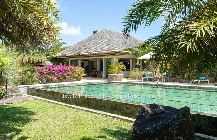 A Grand Sanctuary of Luxury: Expansive 5-Bedroom Villa with Stunning Views & Serene Privacy