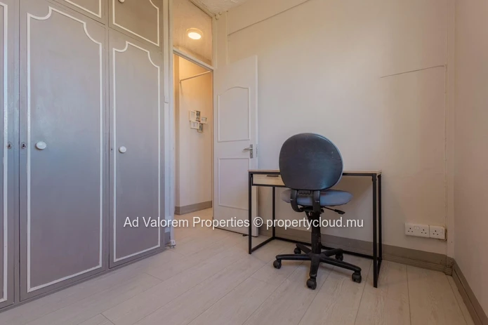 Charming semi-furnished apartment for sale in Curepipe! 52m2