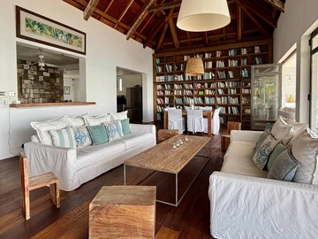 6 Bedroom Villa
