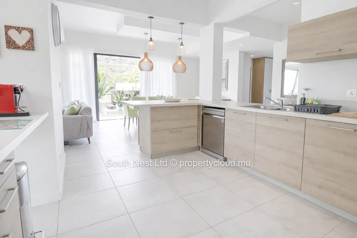Luxury marina living 3-bed apartment with jaccuzi and rooftop