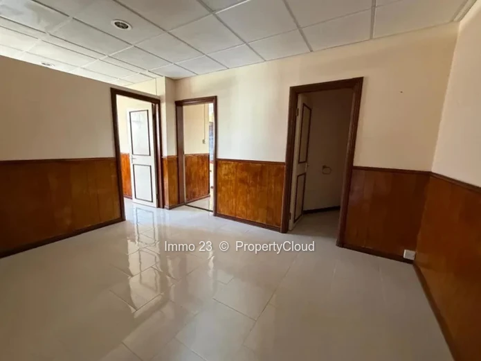 Bureau - 70m2 - Quatre Bornes - Ref. BU84578LO