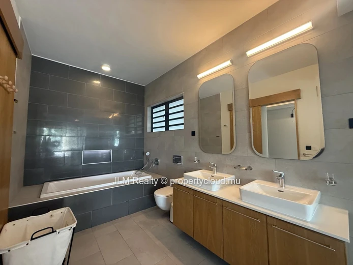 À louer - Appartement pieds dans l’eau de 3 chambres à Péreybère, Maurice