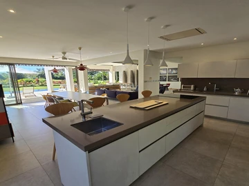 5 Bedroom Villa