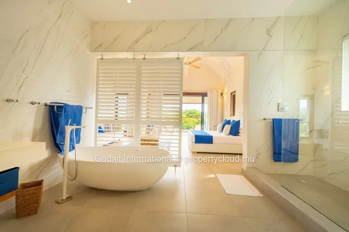 Luxury Villa with Private Mooring for Sale | La Balise Marina – Black River