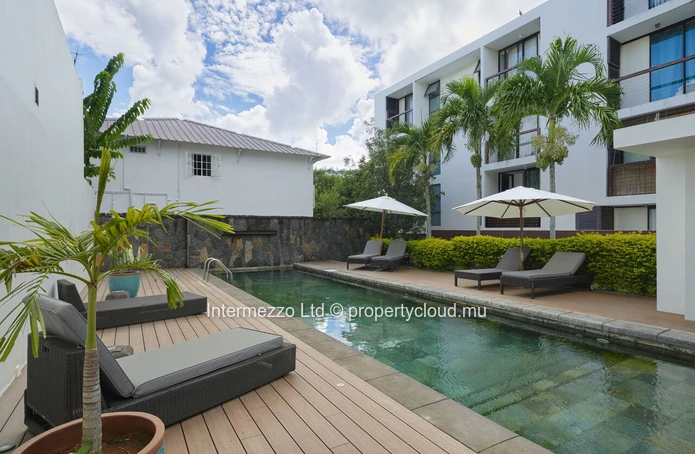 Appartement R+2 Trou aux Biches / Mont Choisy — 1 chambre, 70m², piscine, plage à pied, meublé & équipé