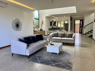 4 Bedroom Villa