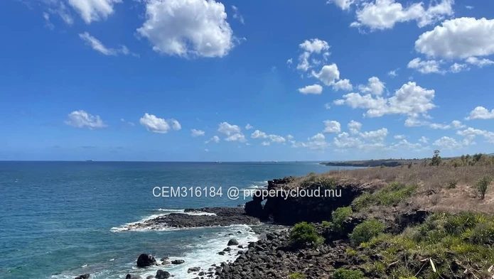 7 Arpents Land for Sale – Albion 