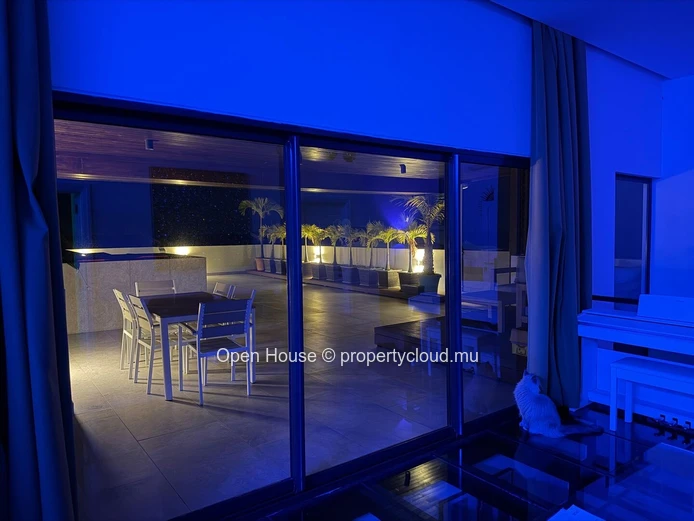 Luxury 3-Bedroom Penthouse with Private Pool in Tamarin (Sole Mandate)