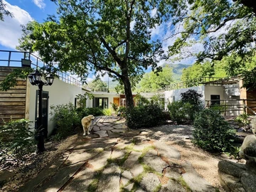 A Sanctuary of Serenity in the Heart of an Enchanting Domaine: An Elegant Haven Embracing Authentic Nature