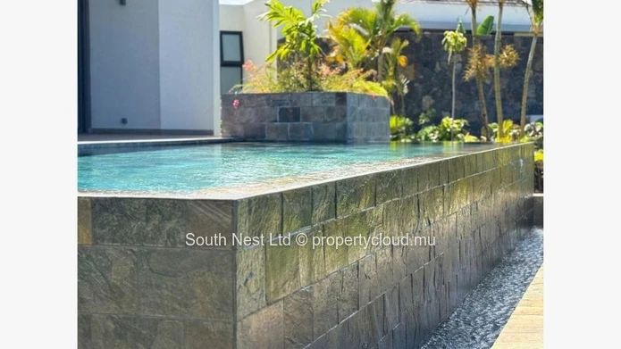 Luxury villa with access to a 5-star lifestyle in Valriche