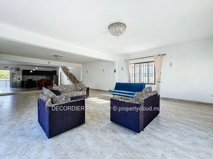 Detached house with  barbecue area (Sole Mandate)