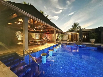 6 Bedroom House