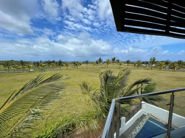 Stunning Coastal Oasis 