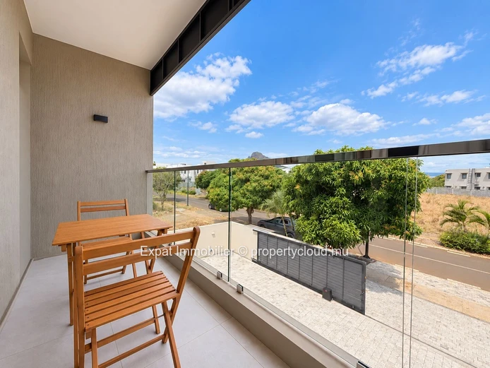 Brand-New 3-Bedroom Apartment with Pool & Panoramic Rooftop – Green Creek, Flic-en-Flac